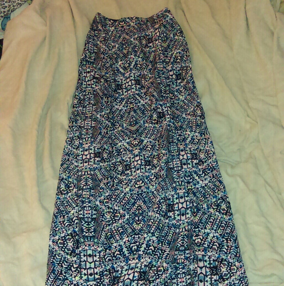Kendall & Kylie Double Slit Maxi skirt